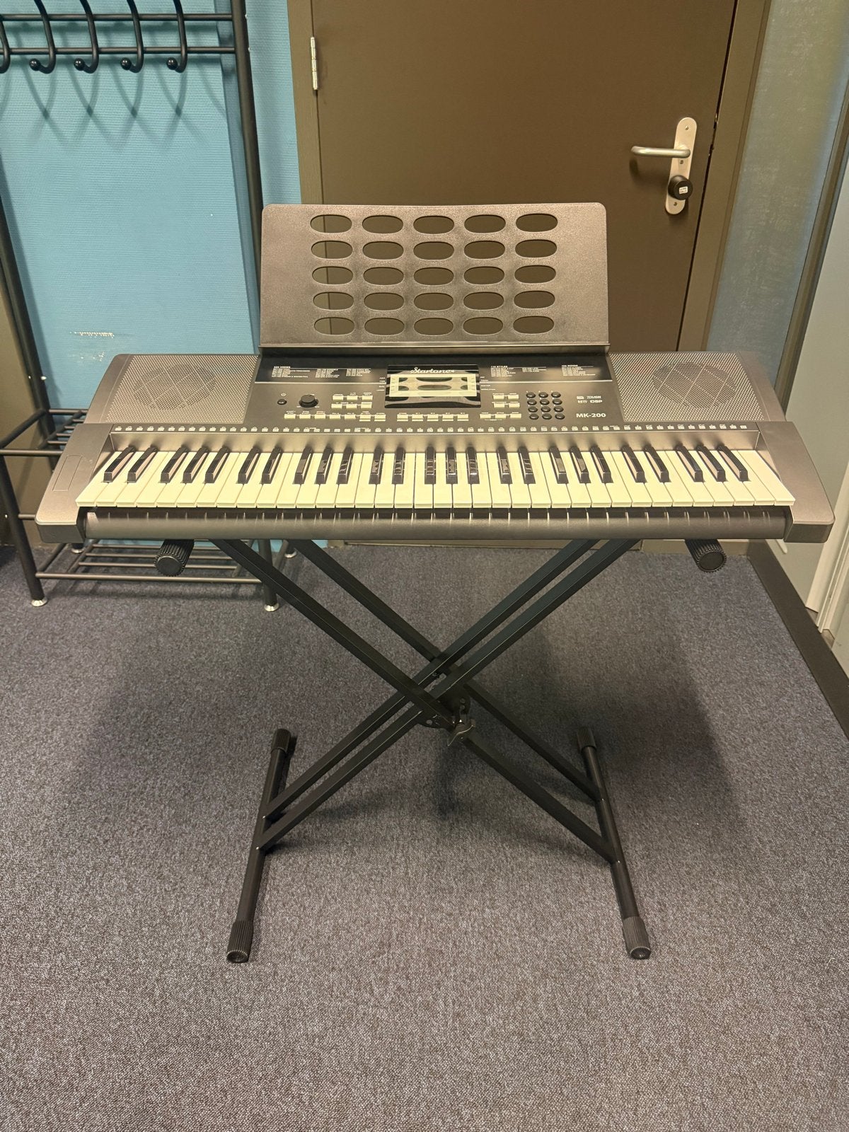 Startone MK-200 Keyboard met standaard, Muziek en Instrumenten, Keyboards, 61 toetsen, Zo goed als nieuw, Met standaard, Ophalen