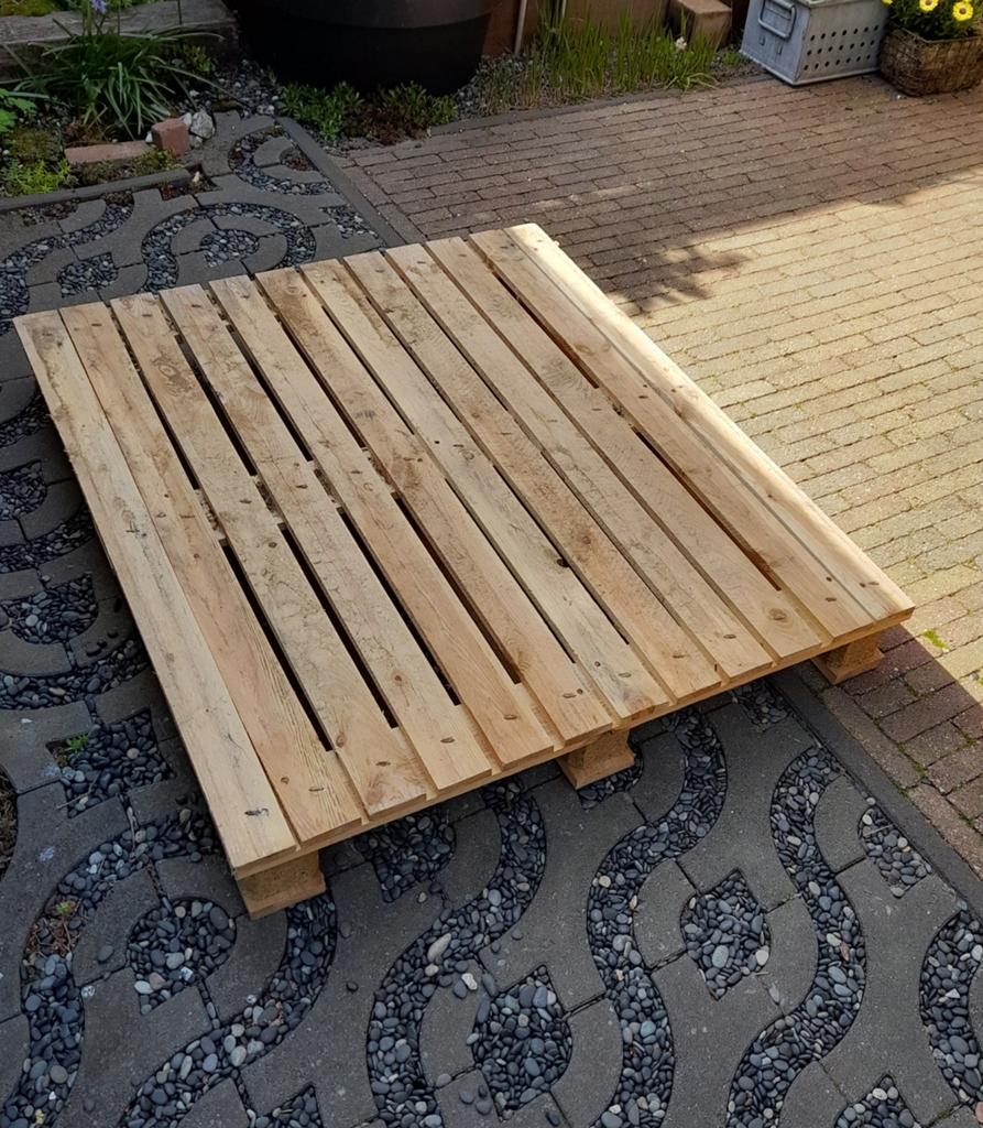 2 PALLETS, zware kwaliteit. Circa 100x120 cm., Ophalen