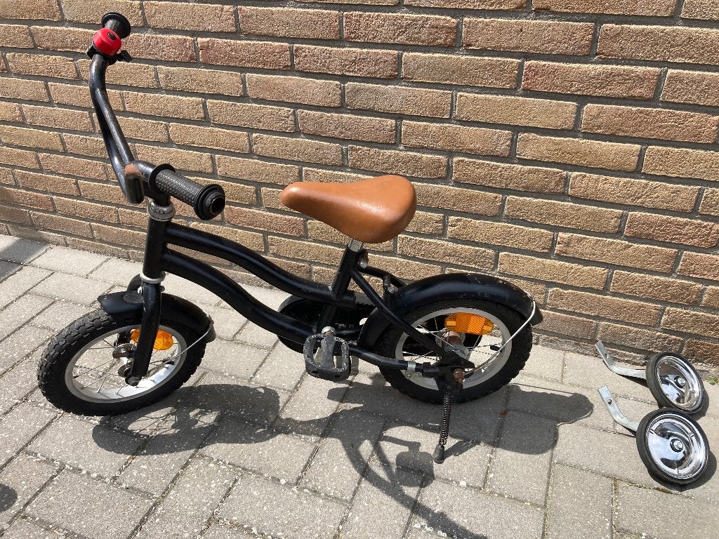 Kinderfiets (zwart) 12 inch met zijwieltjes, Ophalen, Terugtraprem, Zijwieltjes, Gebruikt