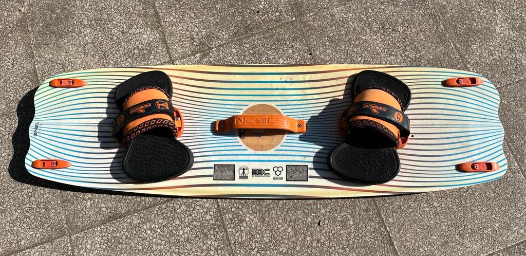 Nobile NHP 128 x 39 Kiteboard - Perfect voor Freeride, Watersport en Boten, Kitesurfen, Ophalen, Gebruikt, Twintip, Kiteboard