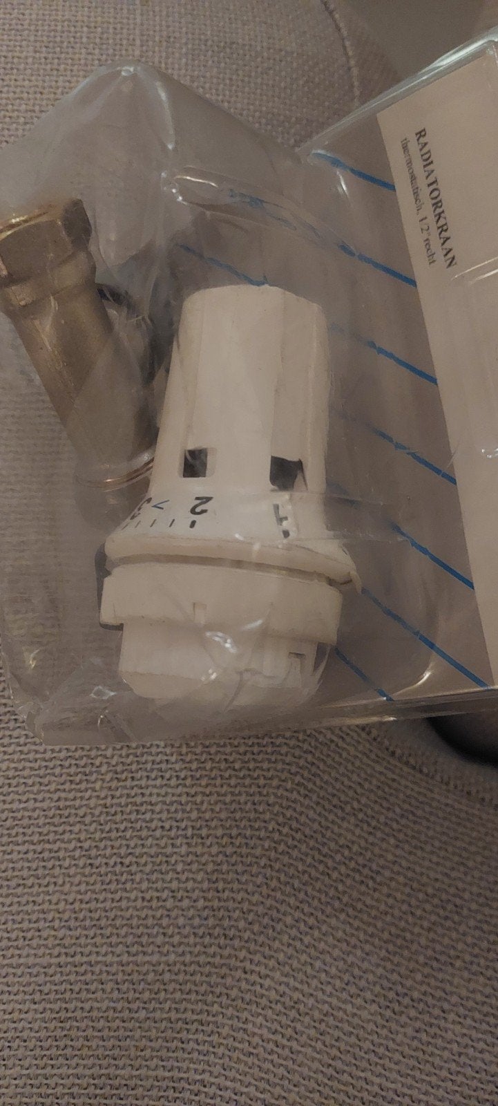 NIEUW IN VERPAKKKNG THERMOSTATISCHE RADIATORKRAAN 1/2" recht, Ophalen of Verzenden, Nieuw