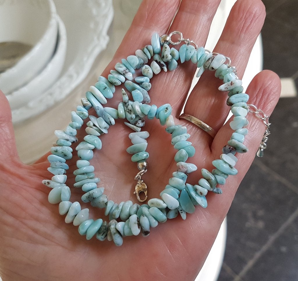 Larimar Ketting Edelsteen Chips / Split verstelbaar., Sieraden, Tassen en Uiterlijk, Kettingen, Nieuw, Verstelbaar, Steen of Mineraal