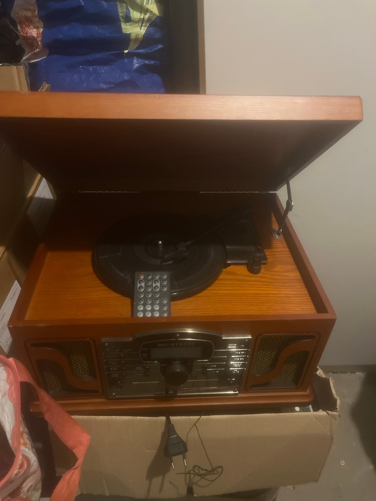 Ricatech 6-in-1 Muziekcentrum met Platenspeler, cd speler, Gebruikt, USB-aansluiting, Platenspeler, Ophalen