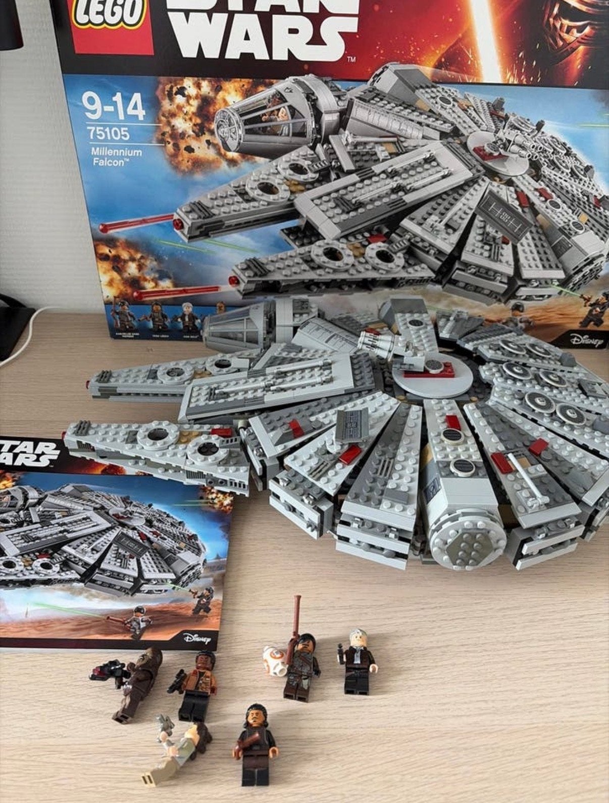 Lego Star Wars Millennium Falcon 75105 - Zo goed als nieuw, Kinderen en Baby's, Star Wars, Lego, Ophalen of Verzenden, Zo goed als nieuw