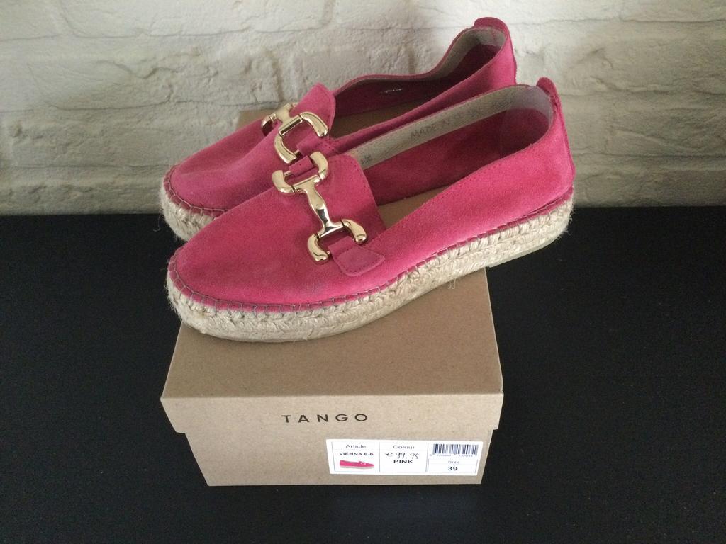 Tango schoenen, Ophalen of Verzenden, Zo goed als nieuw, Espadrilles of Moccasins