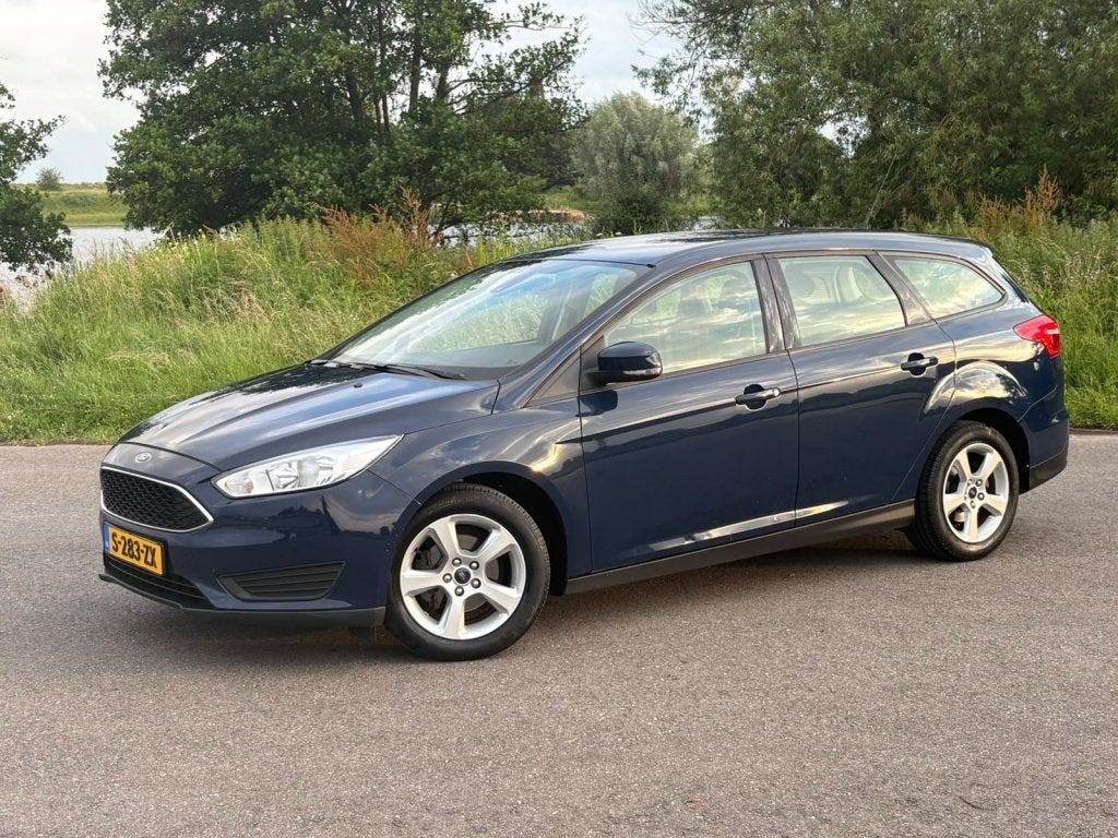 Ford FOCUS Wagon 1.0 AUTOMAAT CAMERA Carplay NW APK, 125 pk, Gebruikt, Blauw, Leder en Stof