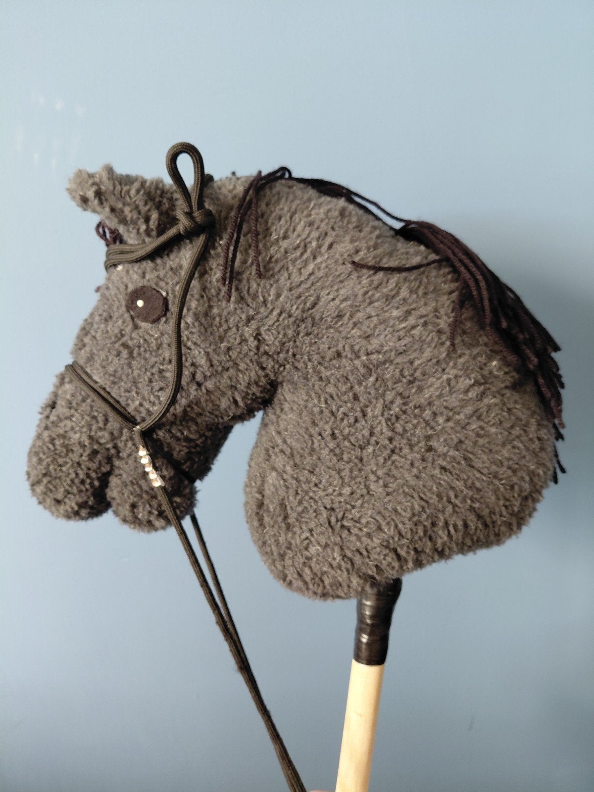 Hobbyhorse / Stokpaardje - Grijs met zwart tuigje, Ophalen of Verzenden, Jongen of Meisje