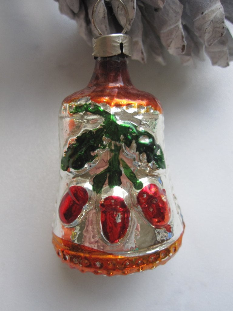 (28) Antiek vintage oude kerstbal klokje met eikeltjes, Ophalen of Verzenden, Gebruikt