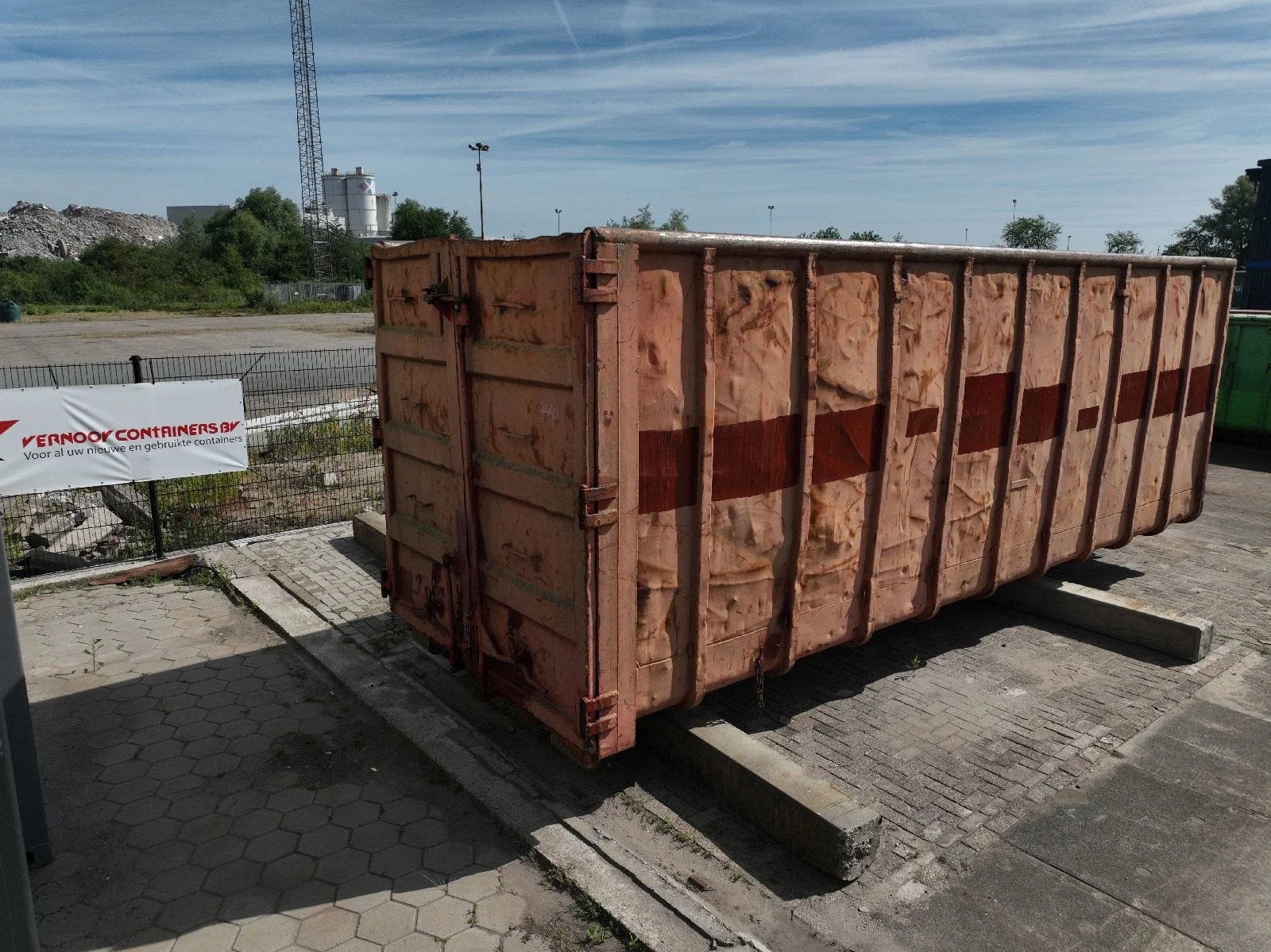 VERNOOY AFZETCONTAINER 45M3 9442, Dave Vernooij, Info@vernooy.nl, Kellensedwarsweg 9
4004JC  Tiel