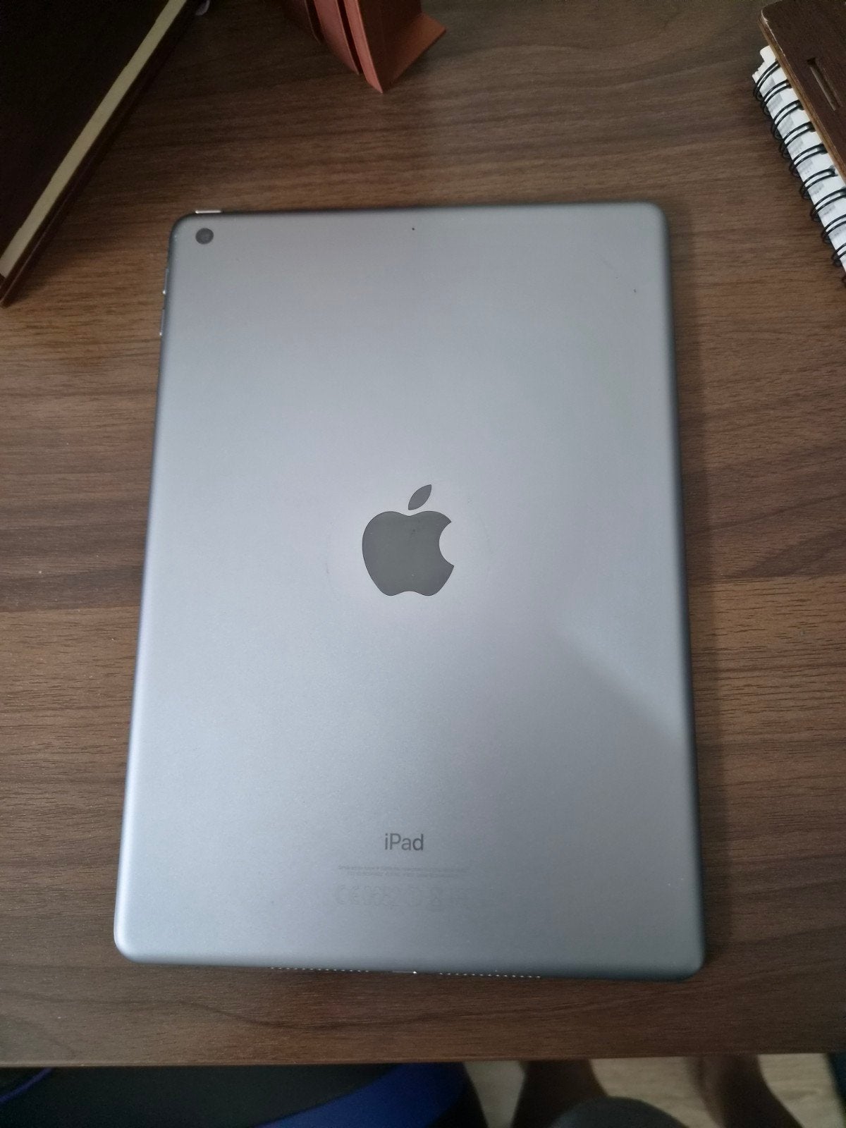 Apple iPad(2017) 32GB Wi-Fi met Otterbox hoes, Computers en Software, Apple iPads, 10 inch, 32 GB, Apple iPad, Ophalen of Verzenden