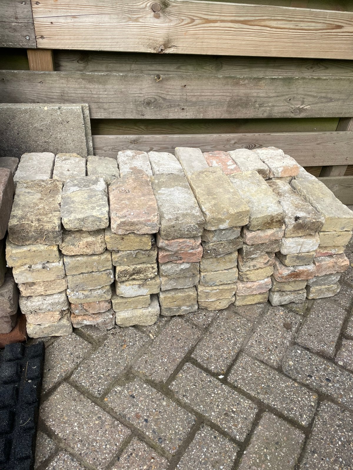 Geeltjes appelbloesem 22x 10 x 4,5, Tuin en Terras, Ophalen, Gebruikt, Beton, Terrastegels