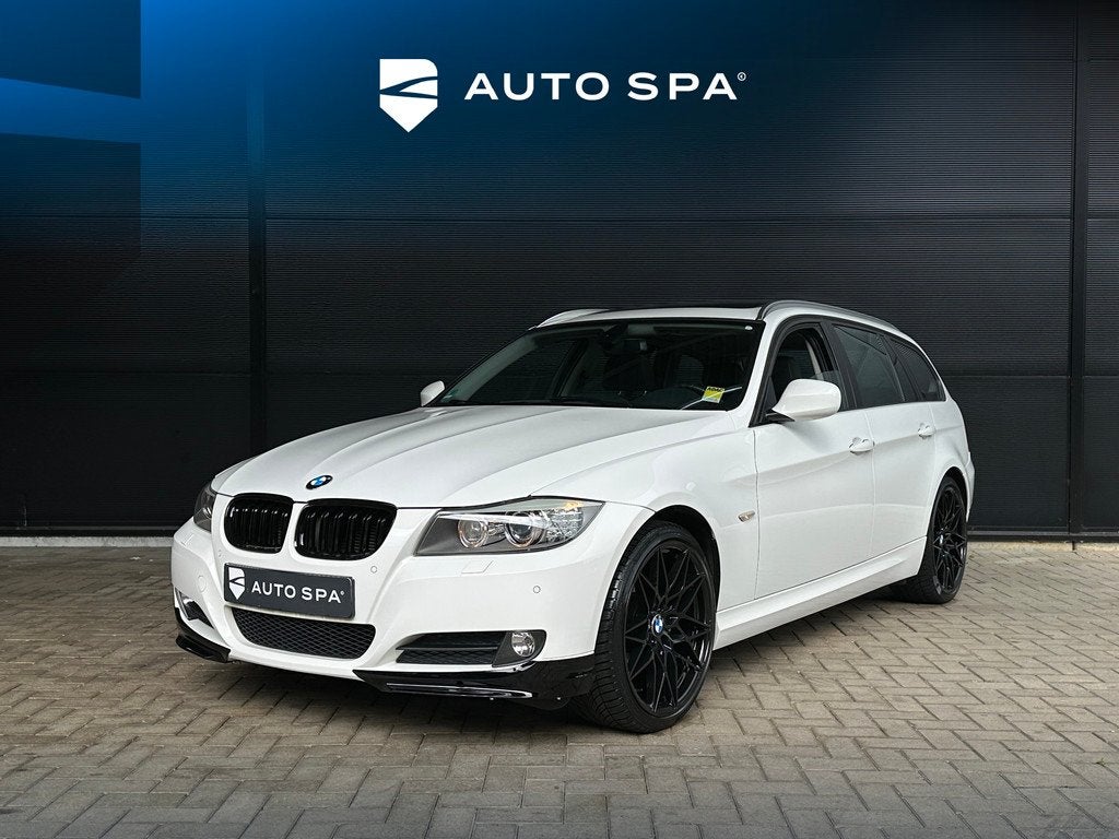 BMW 3 Serie 320i LCI | PANODAK | Xenon | H Leer | Elect Stoe, Auto's, 1490 kg, 4 cilinders, Wit, Origineel Nederlands