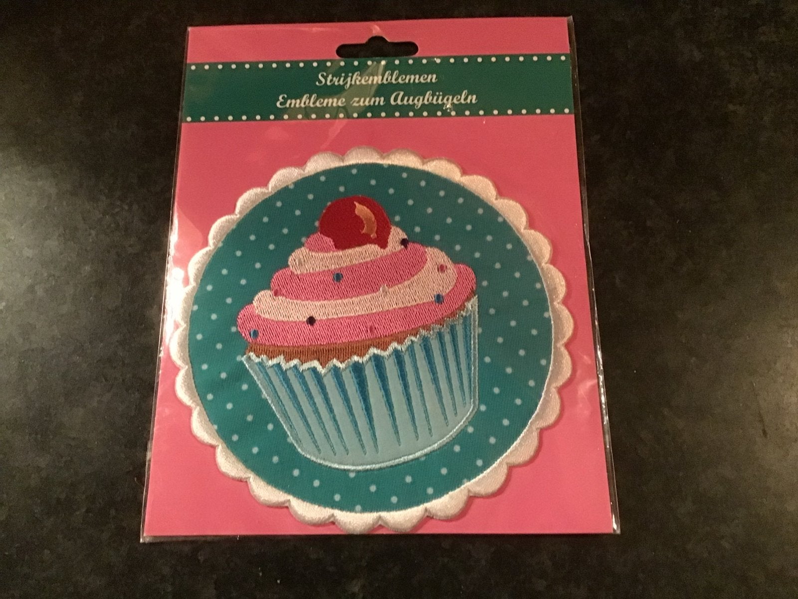 Strijk embleem cupcake 14 cm hoog, Hobby en Vrije tijd, Ophalen of Verzenden, Nieuw, Cupcakes, Overige typen