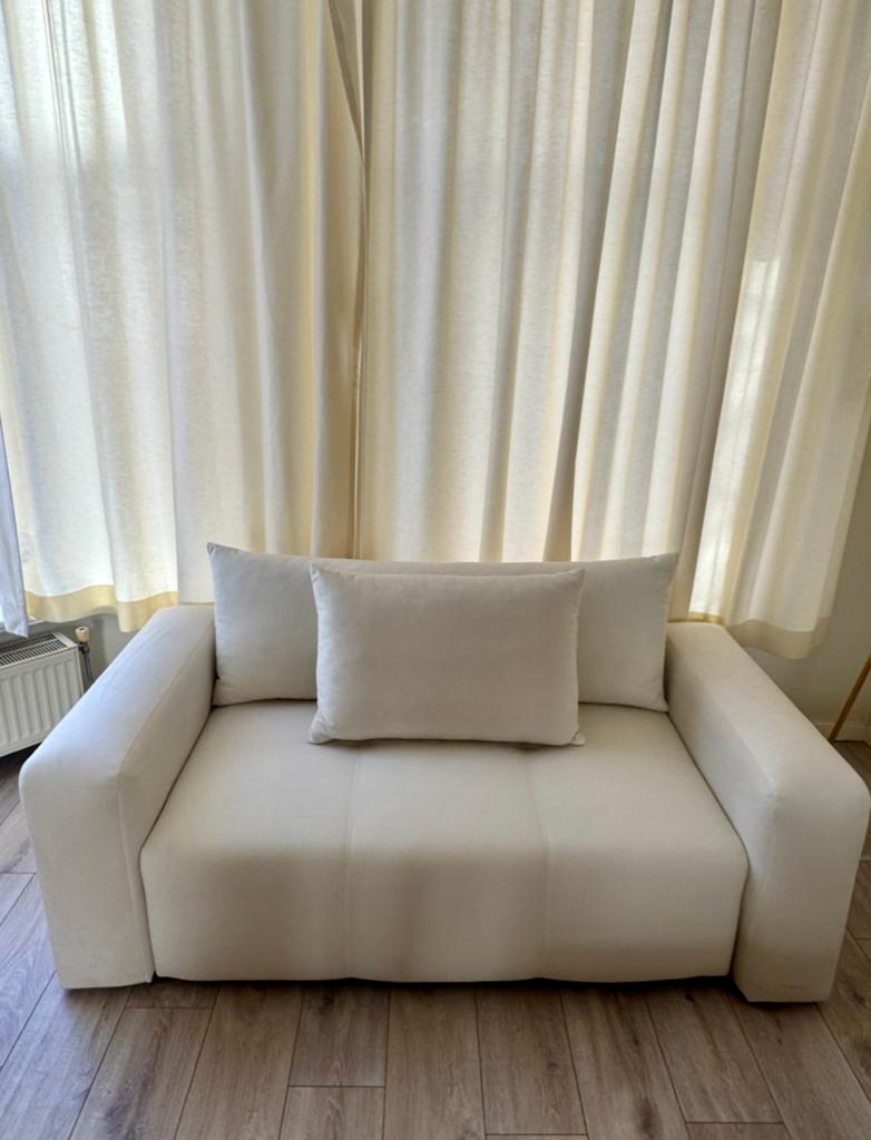 Beautiful Modern Convertible Sofa / Chaise Longue - As New, Huis en Inrichting, Banken | Sofa's en Chaises Longues, Ophalen of Verzenden