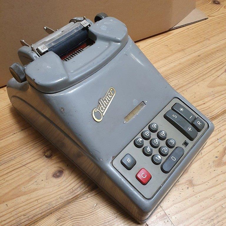 Vintage antieke Odhner mechanische rekenmachine telmachine, Ophalen, Gebruikt