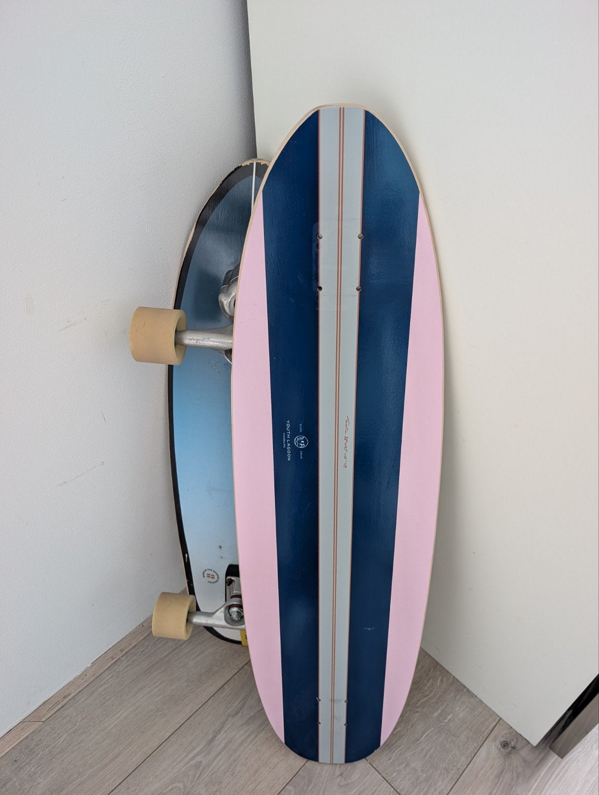 YOW Pyzel Shadow Surfskate 33,5 x 9,85 wb 17 + extra deck, Ophalen of Verzenden, Zo goed als nieuw, Skateboard