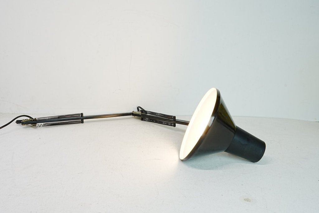 Vintage zwarte jaren 60 sharnierlamp met klembevestiging., Bureaulamp, Vintage, Zo goed als nieuw, Zwart