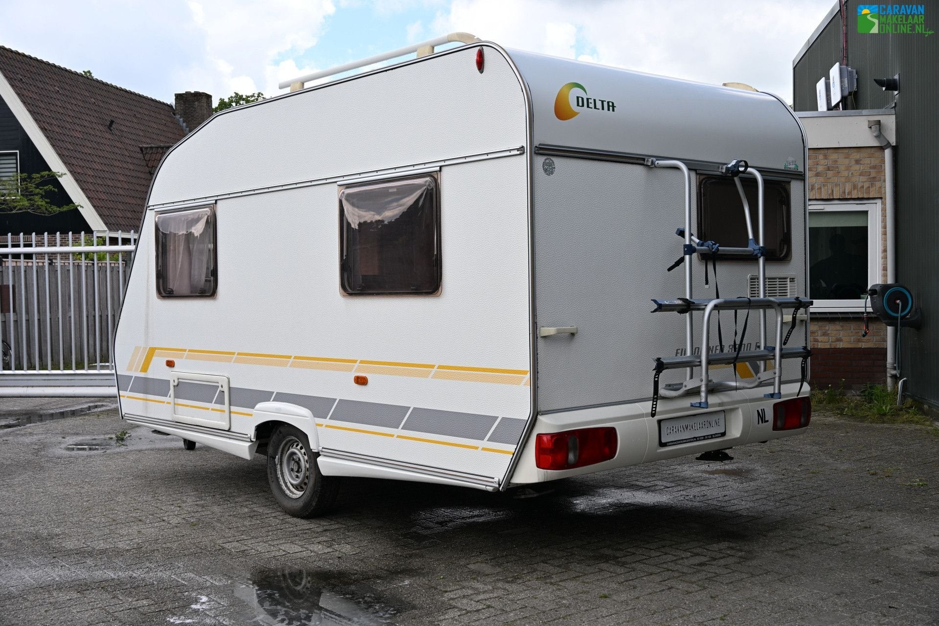Delta Euroliner 3900 FB Fietsdrager|Luifel|Fransbed|LICHTGEW, 750 - 1000 kg, 4 tot 5 meter, Lengtebed, Delta