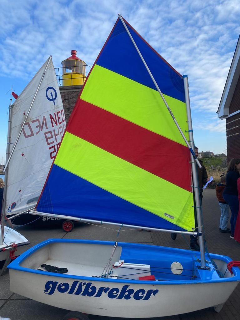 Zeer compleet Optimist zeilbootje in goede staat, Ophalen, Gebruikt, Overige typen, Minder dan 15 m²