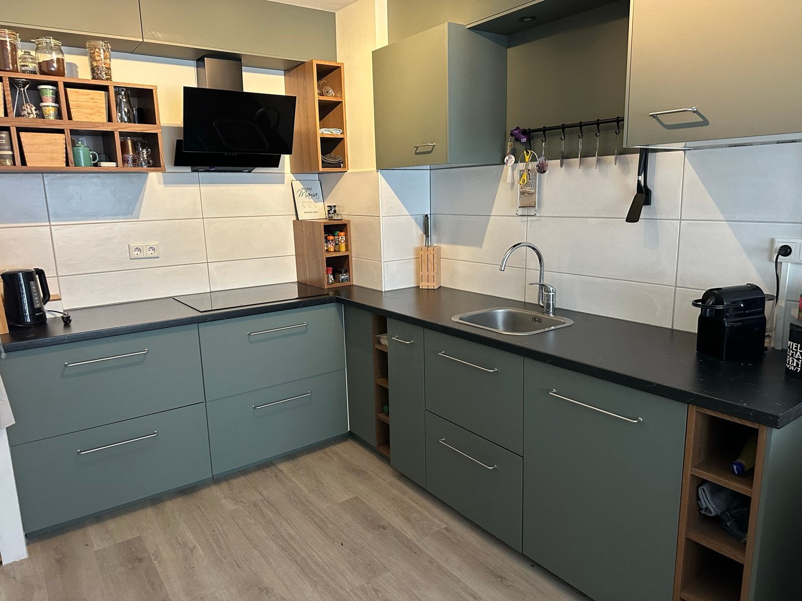 Groene IKEA keuken 1.80x2.83 met vaatwasser en afzuigkap, Huis en Inrichting, Keuken | Complete keukens, Ophalen, Gebruikt, Hoekkeuken