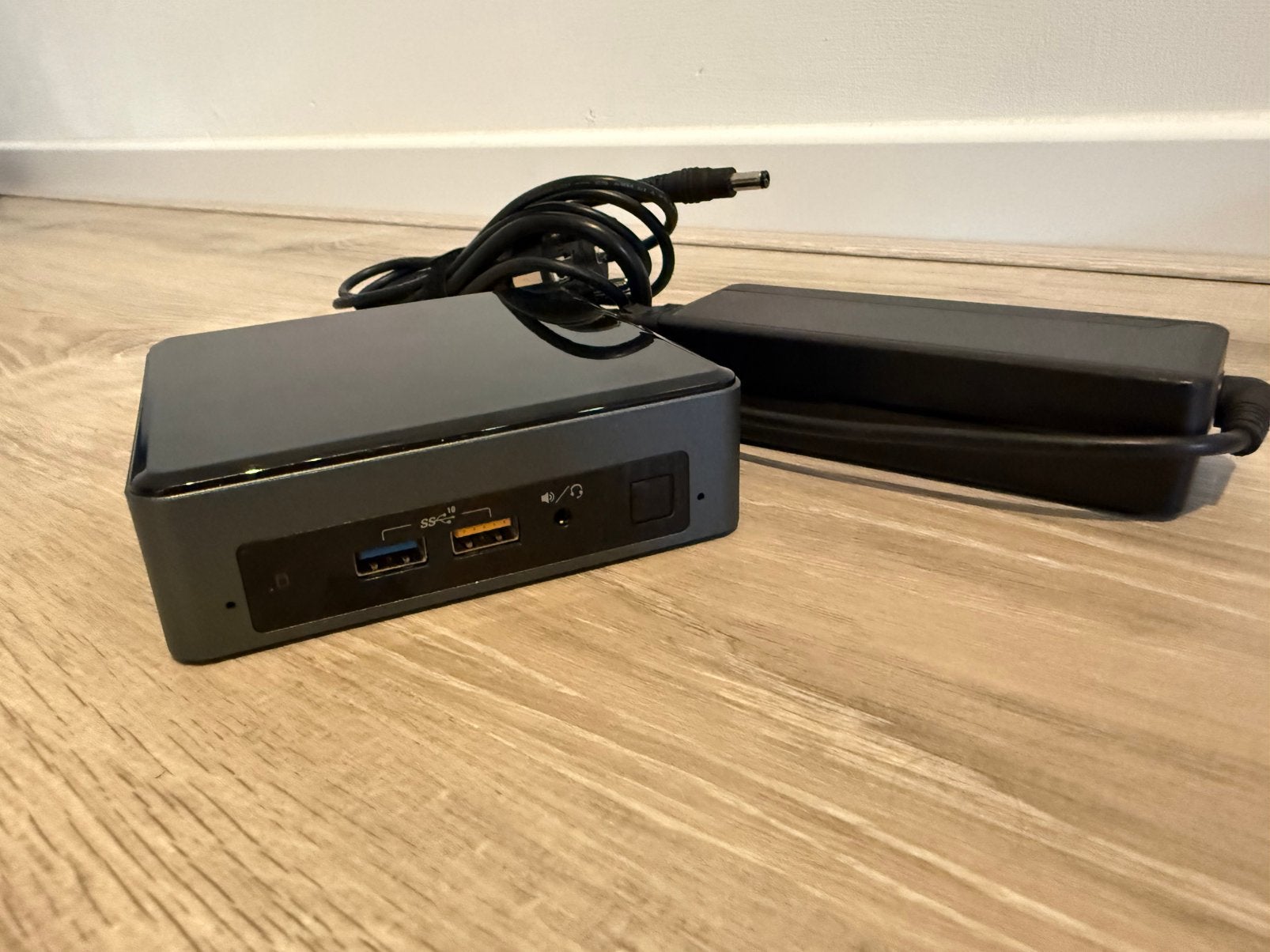 Intel NUC, NUC8i5, Intel Core i5, 8GB RAM, 250 GB SSD, 2 tot 3 Ghz, 8 GB, Ophalen of Verzenden, Zo goed als nieuw