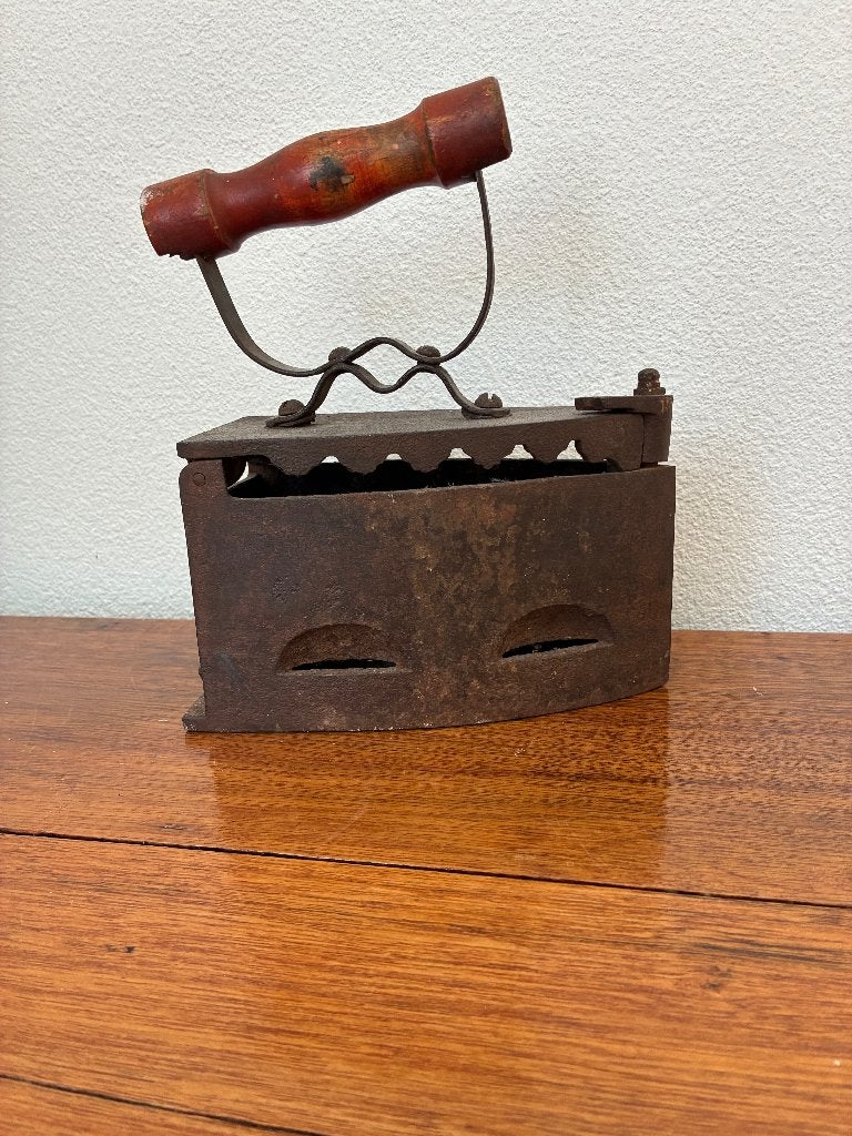 Antiek strijkijzer, Antiek en Kunst, Antiek | Koper en Brons, Ophalen of Verzenden