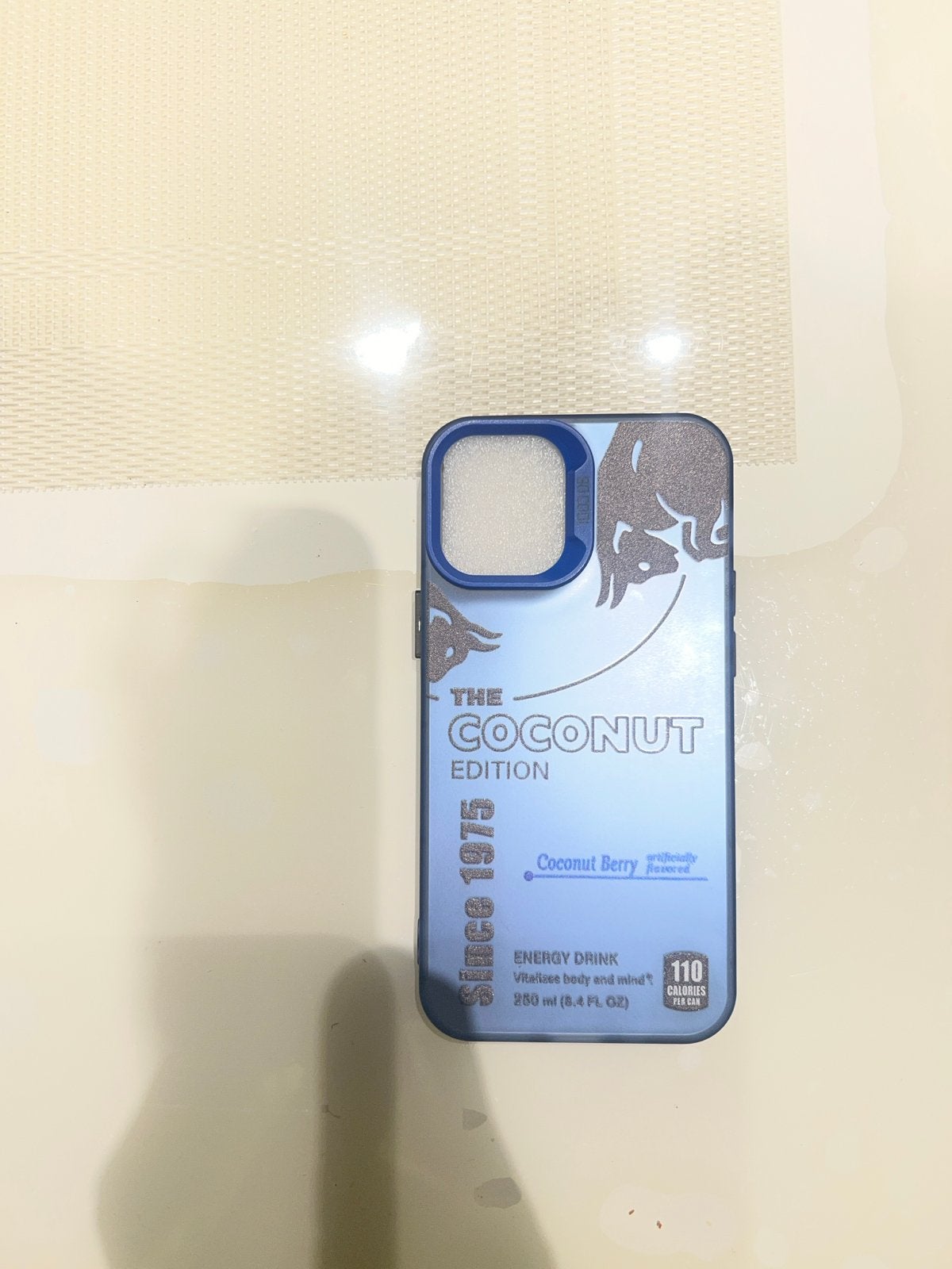 Red Bull Coconut Edition iPhone hoesje gloednieuw, Kunststof, IPhone 14 Pro Max, Blauw, Ophalen of Verzenden