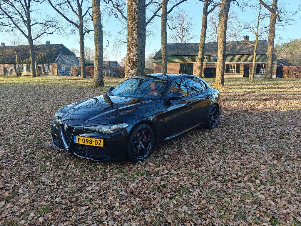 Alfa Romeo Giulia 280pk 2017 Zwart, Auto's, Alfa Romeo, Automaat, Achterwielaandrijving, Euro 6, 4 cilinders