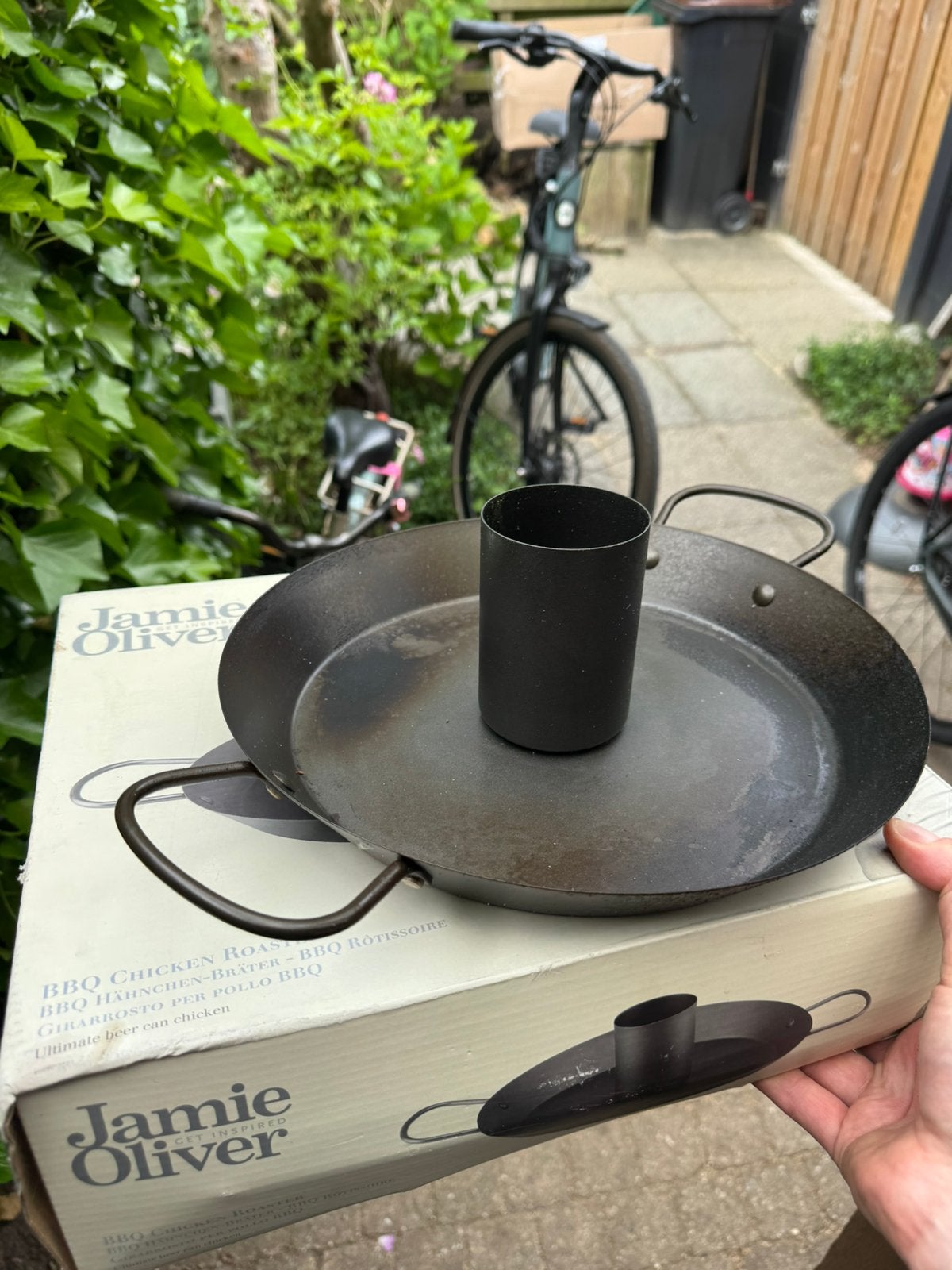 Jamie Oliver BBQ Chicken Roaster / Chicken Sitter, Ophalen, Gebruikt