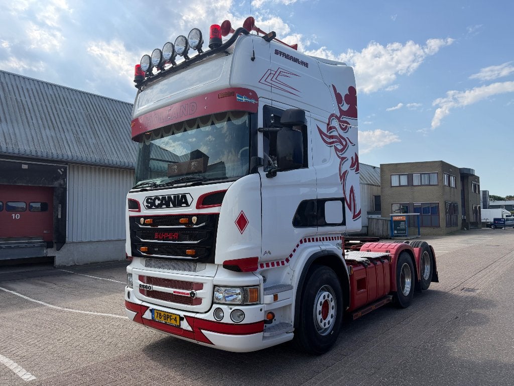 SCANIA R 560 V 8 , 6X2  BOUGIELIFT  NIEUWE APK JUNI 2027., Auto's, Achterwielaandrijving, Scania, Wit, Bedrijf