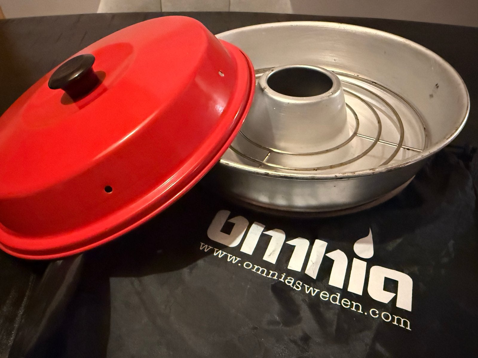 Omnia campingoven complete set-met siliconenvorm,rooster,tas, Ophalen of Verzenden, Metaal, Rood, Overige merken