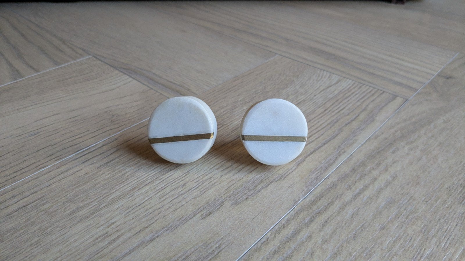 2 kastknoppen diameter 35 mm, Ophalen of Verzenden, Zo goed als nieuw