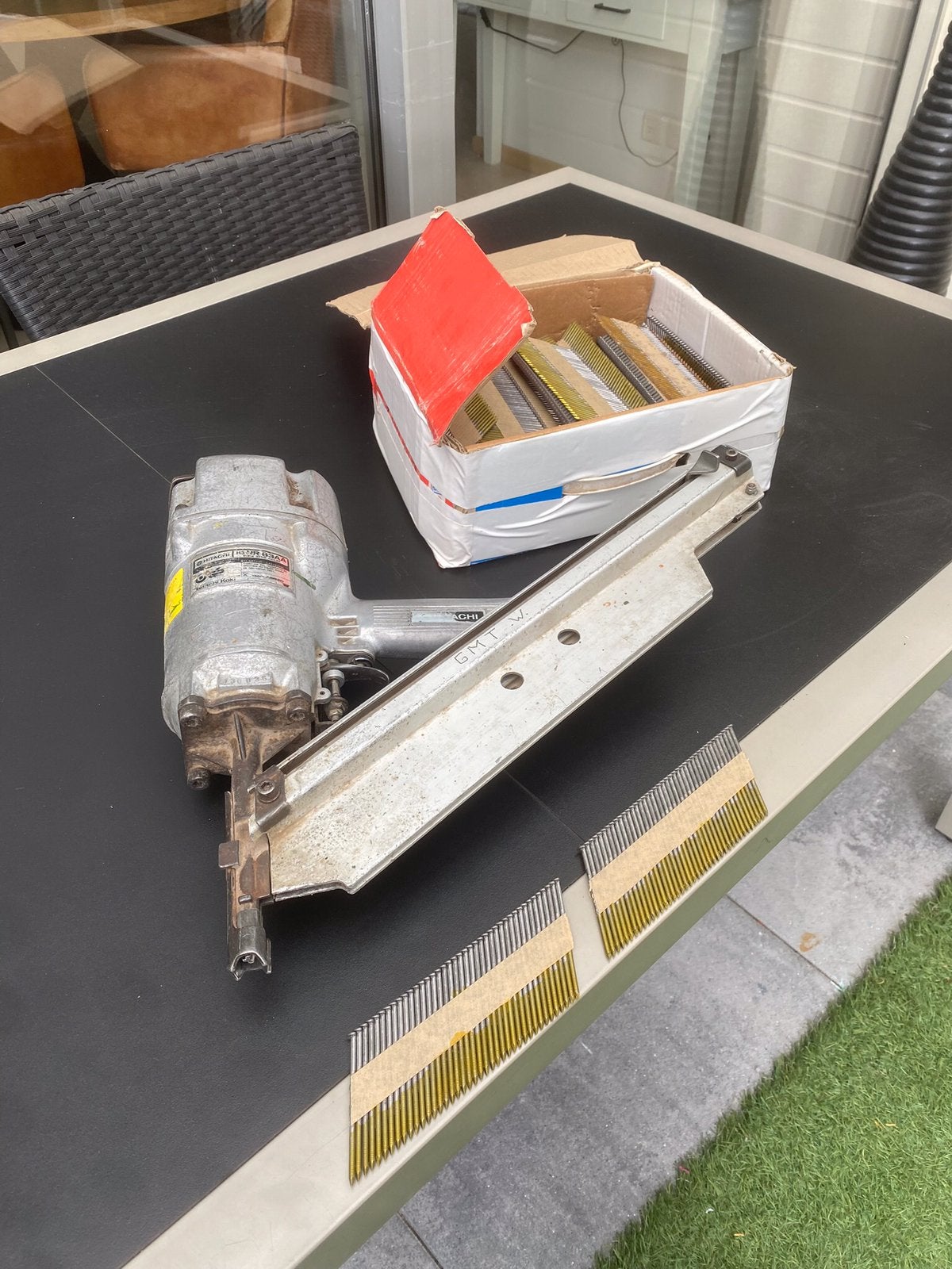 Hitachi spijker tacker, Ophalen of Verzenden, Gebruikt, 50 tot 100 mm, Overige typen