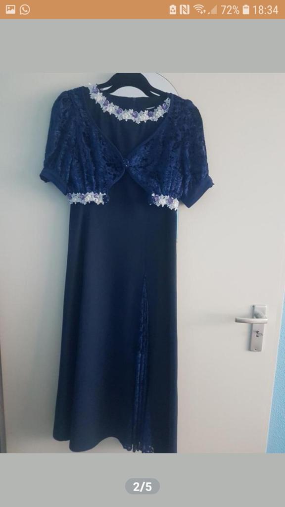 Elegante donkerblauwe jurk met bolero en kanten details, Maat 38/40 (M), Blauw, Ophalen of Verzenden, Onder de knie