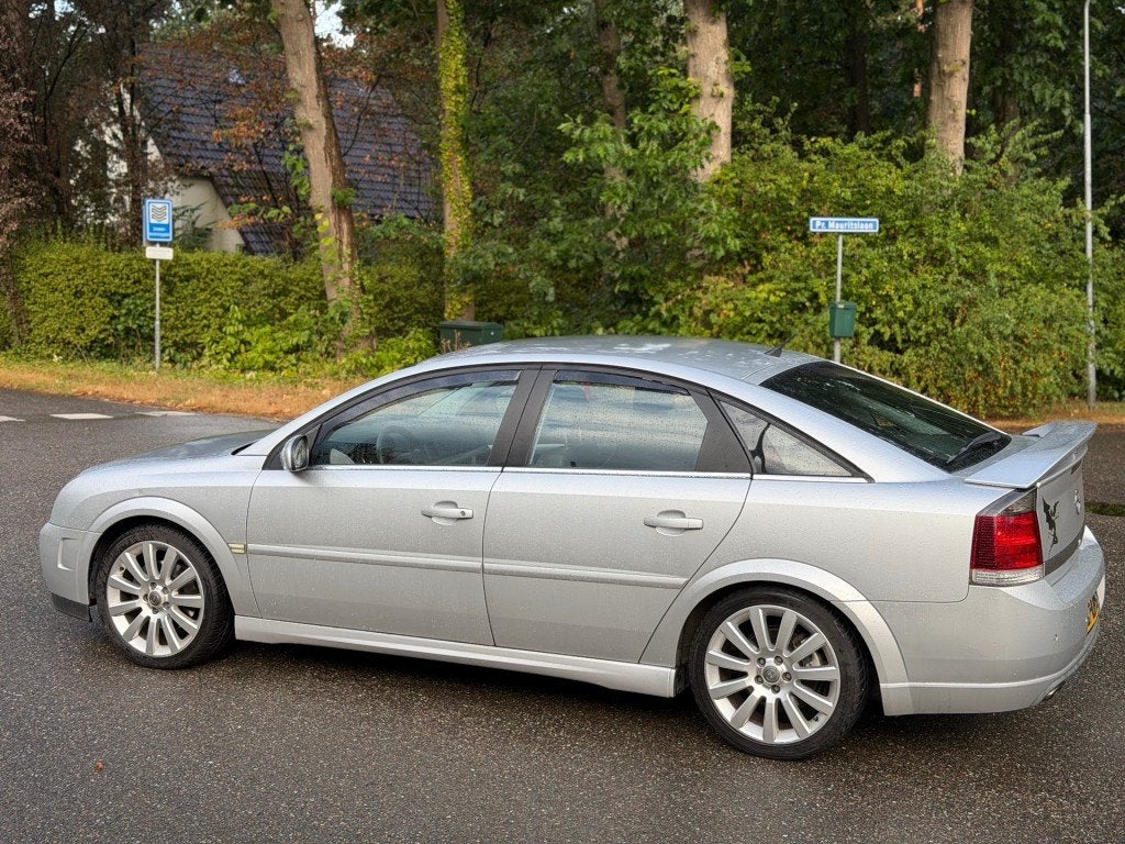 Opel VECTRA 3.2 V6 211 Pk - Leer - Spoiler - Cruise !!!, Auto's, Opel, Gebruikt, Leder, Handgeschakeld, 1600 kg