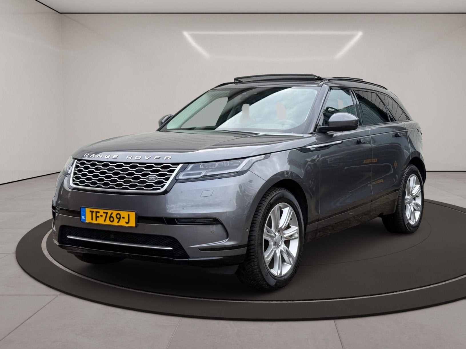 Land Rover Range Rover Velar 3.0 V6 AWD R-Dynamic VOLLEDIG D, Auto's, Land Rover, Automaat, Gebruikt, 241 €/maand, Leder