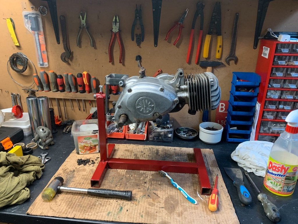 Kreidler motor bok handig bij montage/revisie van motor blok, Ophalen of Verzenden, Zo goed als nieuw, Blok