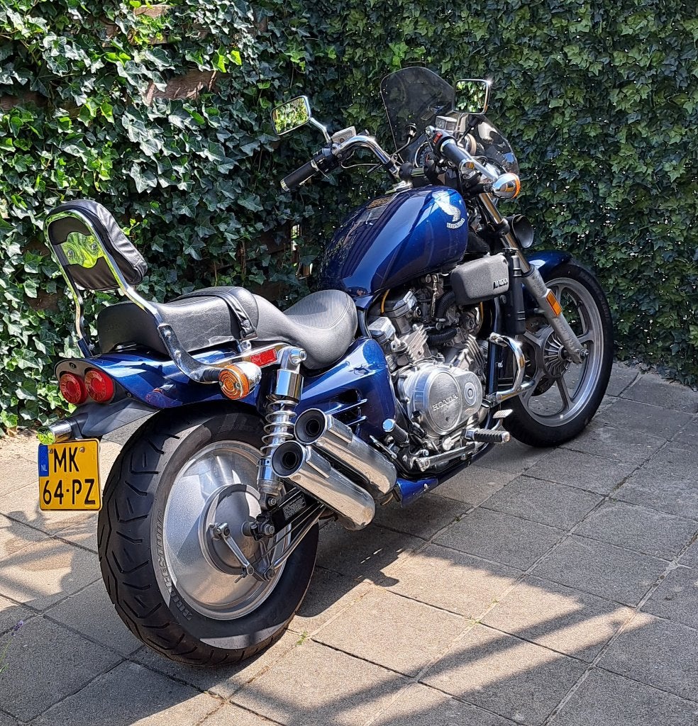 Honda VF700C (Super) Magna, Motoren, Motoren | Honda, 700 cc, Cardan-aandrijving, 4 cilinders, Gebruikt