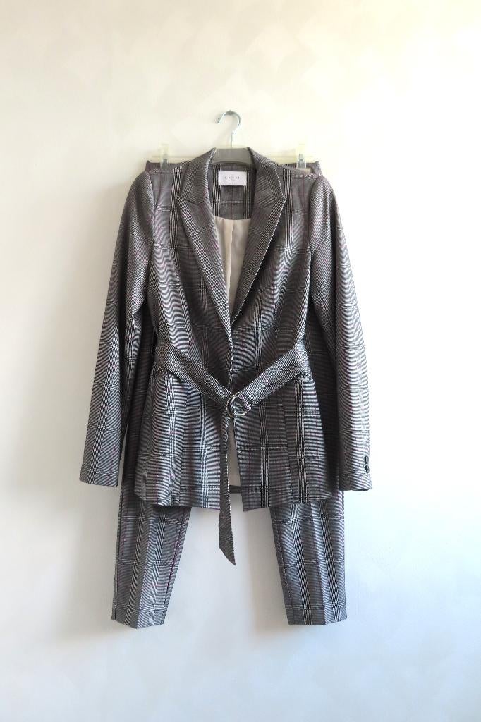 Broek en Blazer Zwart Wit Ruit Distrikt Norrebro mt S (4816), Kleding | Dames, Kostuum of Pak, Distrikt Norrebro, Zwart, Ophalen of Verzenden