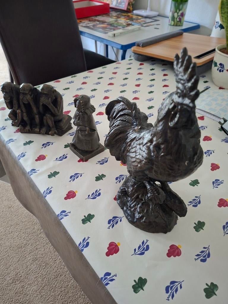Decoratieve Beelden: Haan, Monnik en Drie Apen, Ophalen of Verzenden, Nieuw, Dier