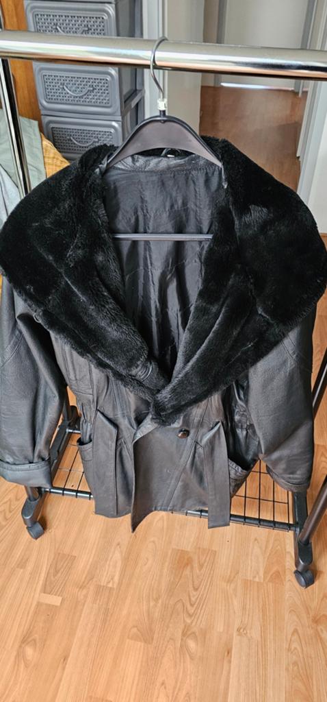 Leren damesjas met bontkraag - Maat 46, Ophalen of Verzenden, Zo goed als nieuw, Maat 46/48 (XL) of groter, Zwart