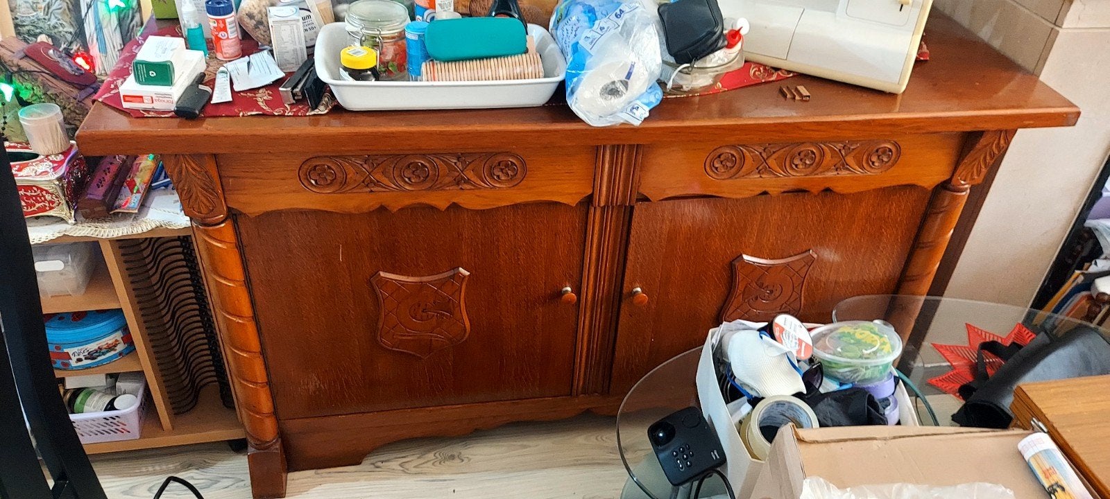 Antiek houten dressoir met sierlijke details, Ophalen of Verzenden