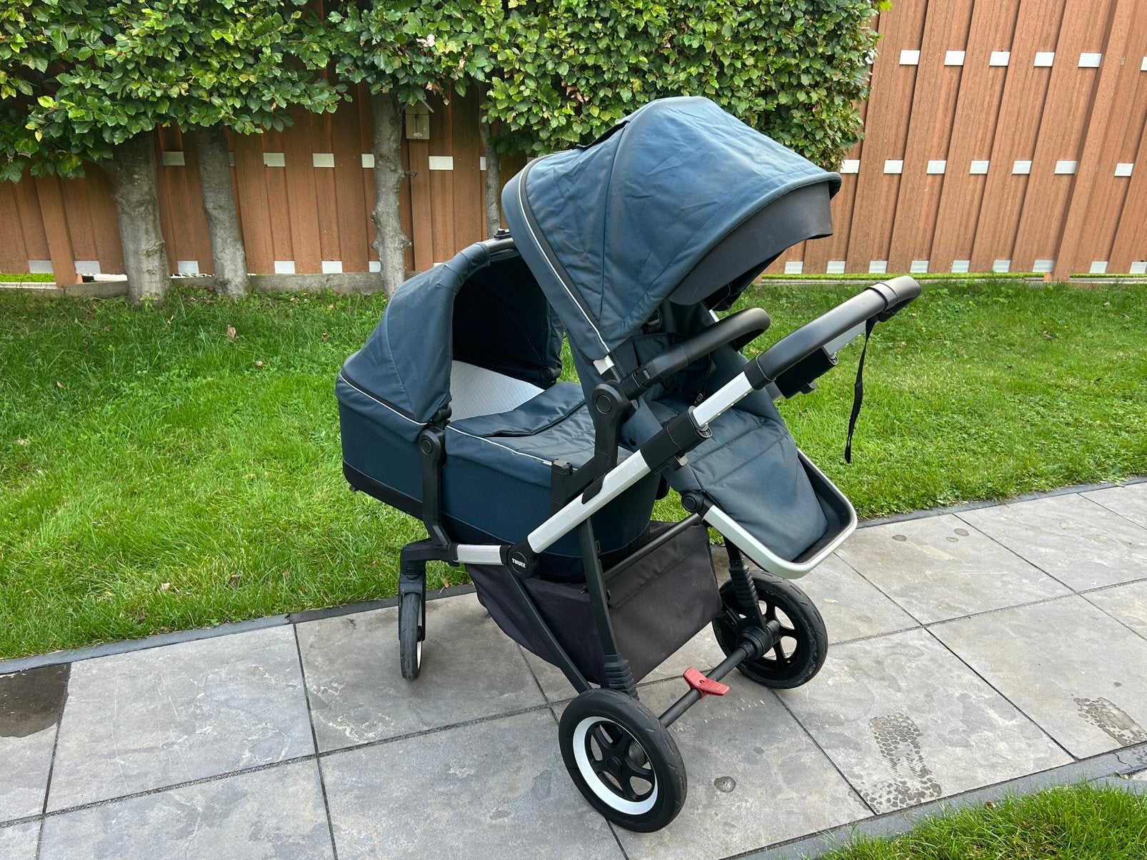 Thule Sleek kinderwagen – zeer complete set – donkerblauw, Duowagen, Zo goed als nieuw, Combiwagen, Ophalen
