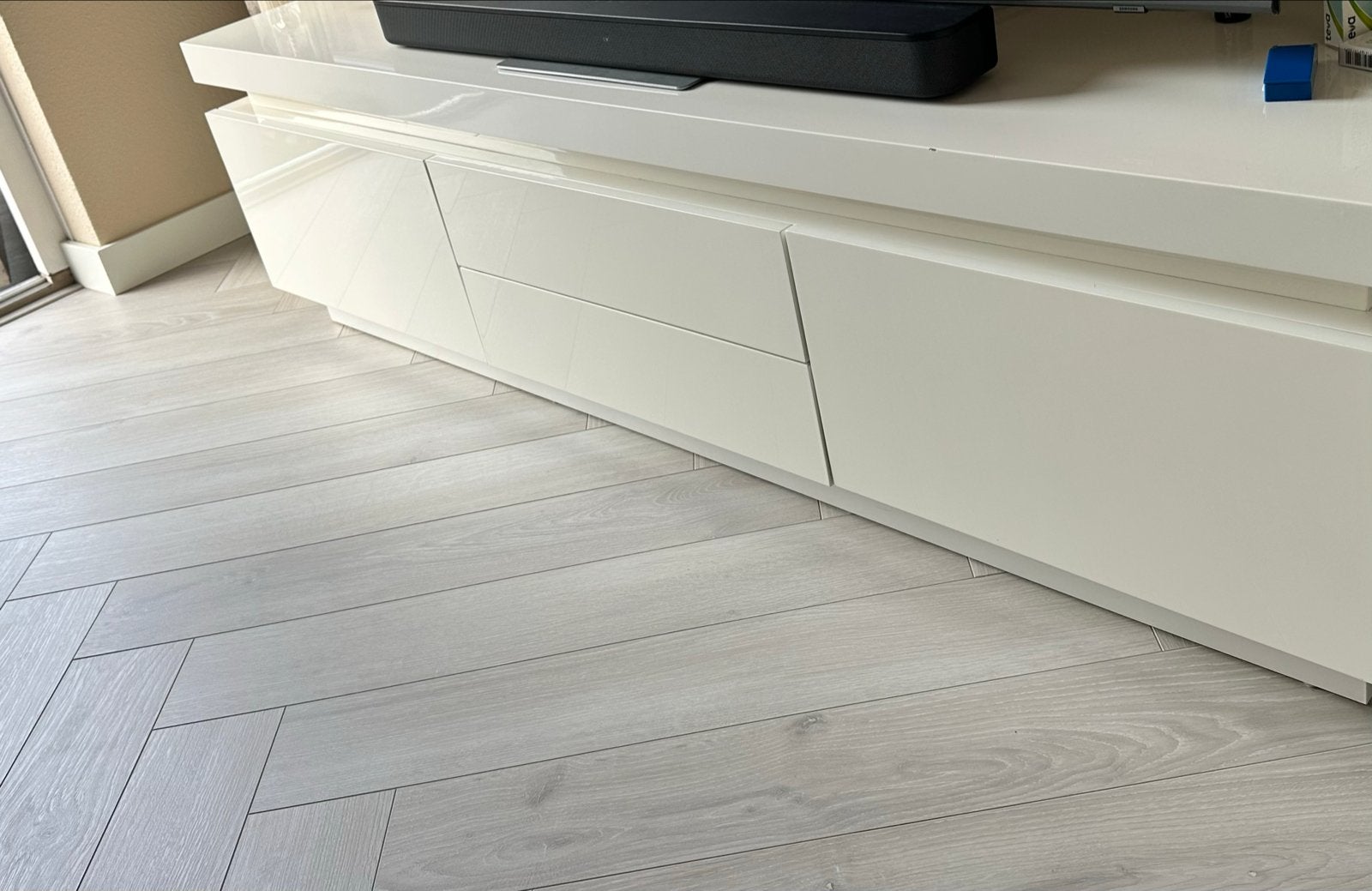 Wit hoogglans dressoir / TV-meubel – 170 cm, Ophalen, Zo goed als nieuw, 25 tot 50 cm, 150 tot 200 cm