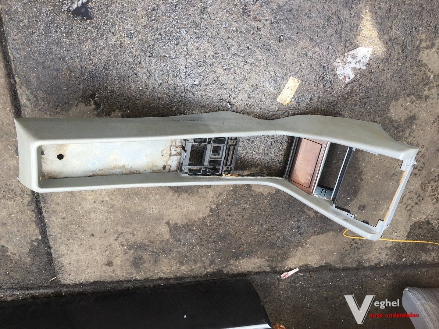 Mercedes W124 230ce handgeschakelde 5 bak 1987 Middenconsole, Auto-onderdelen, Dashboard en Schakelaars, Ophalen, Gebruikt, -
