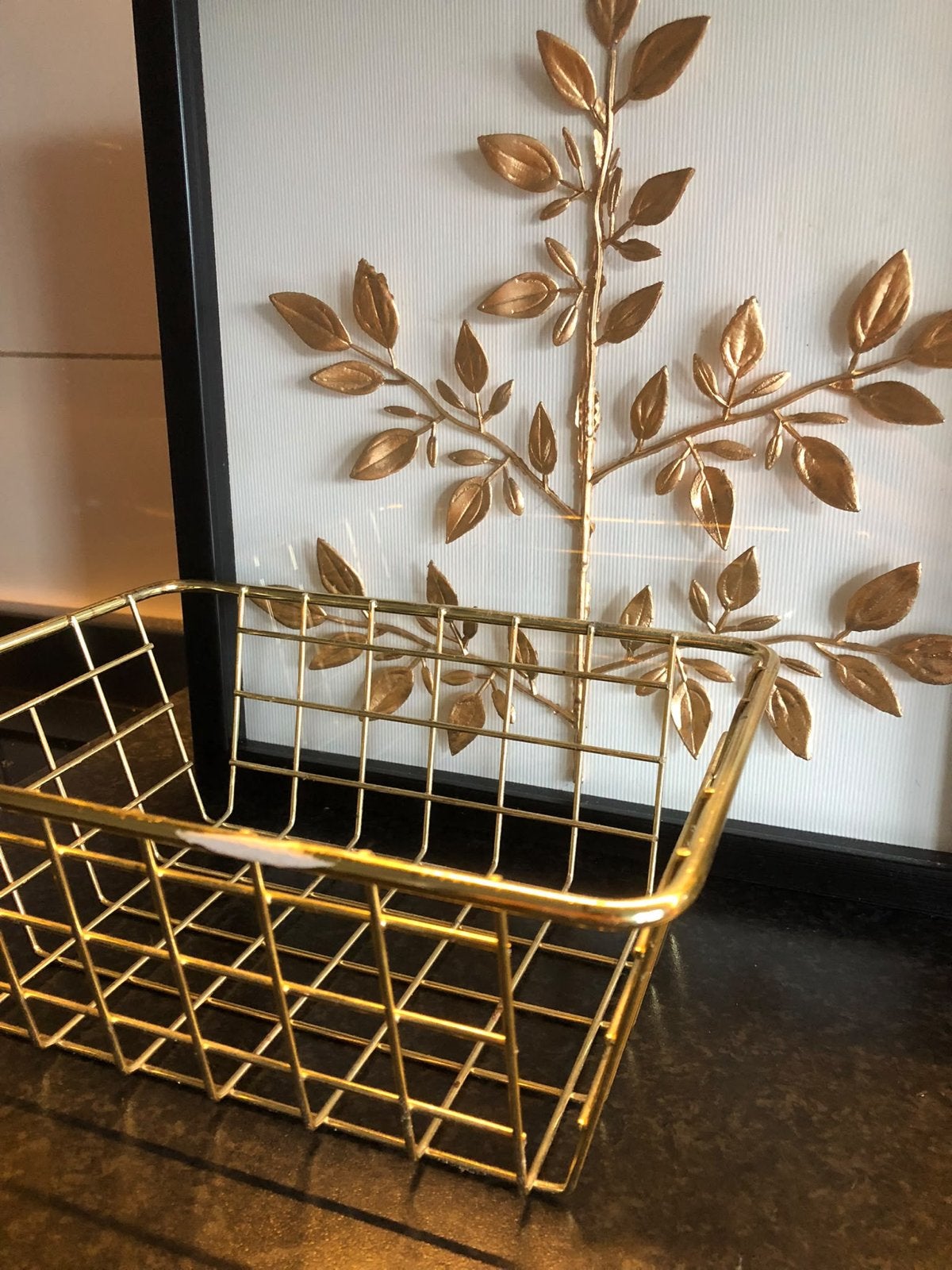 Gouden metalen mandje en wanddecoratie, Gebruikt, Ophalen of Verzenden, Goud, Metaal