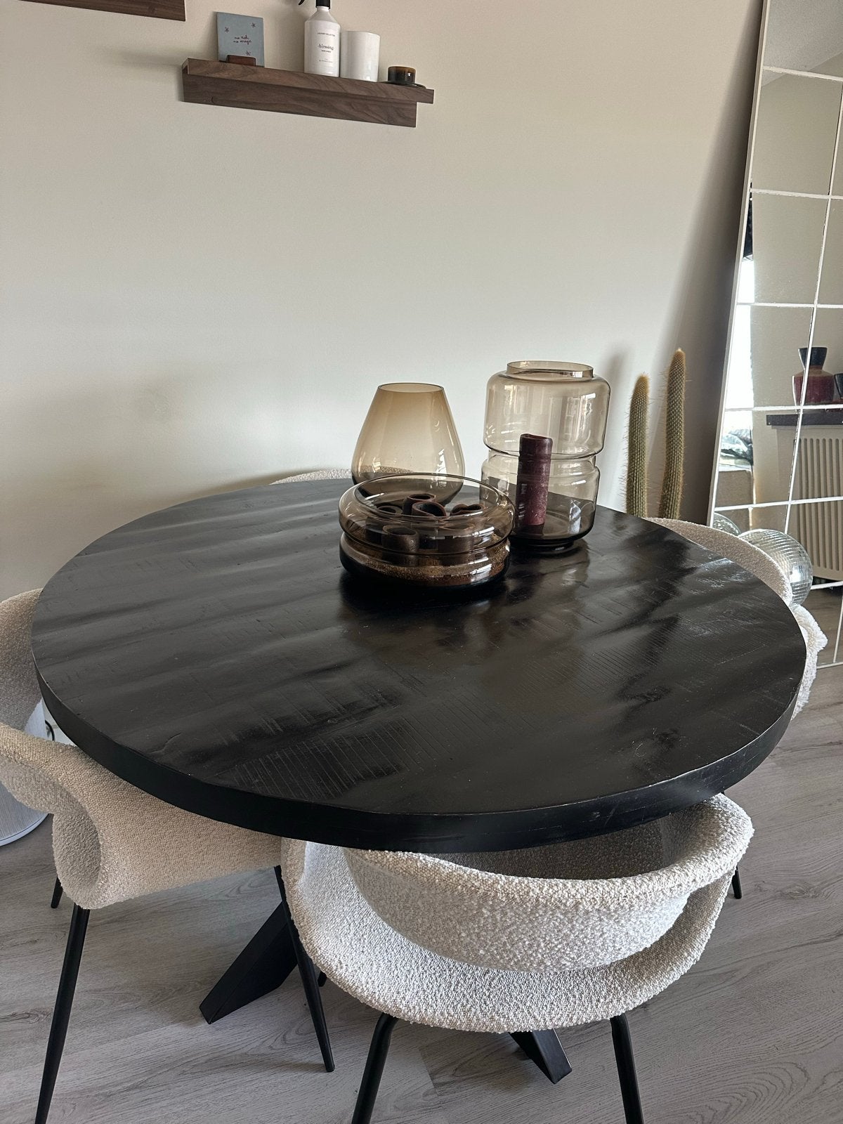 Massief houten ronde eettafel met stalen onderstel, Huis en Inrichting, Ophalen, Gebruikt, Rond, Vier personen