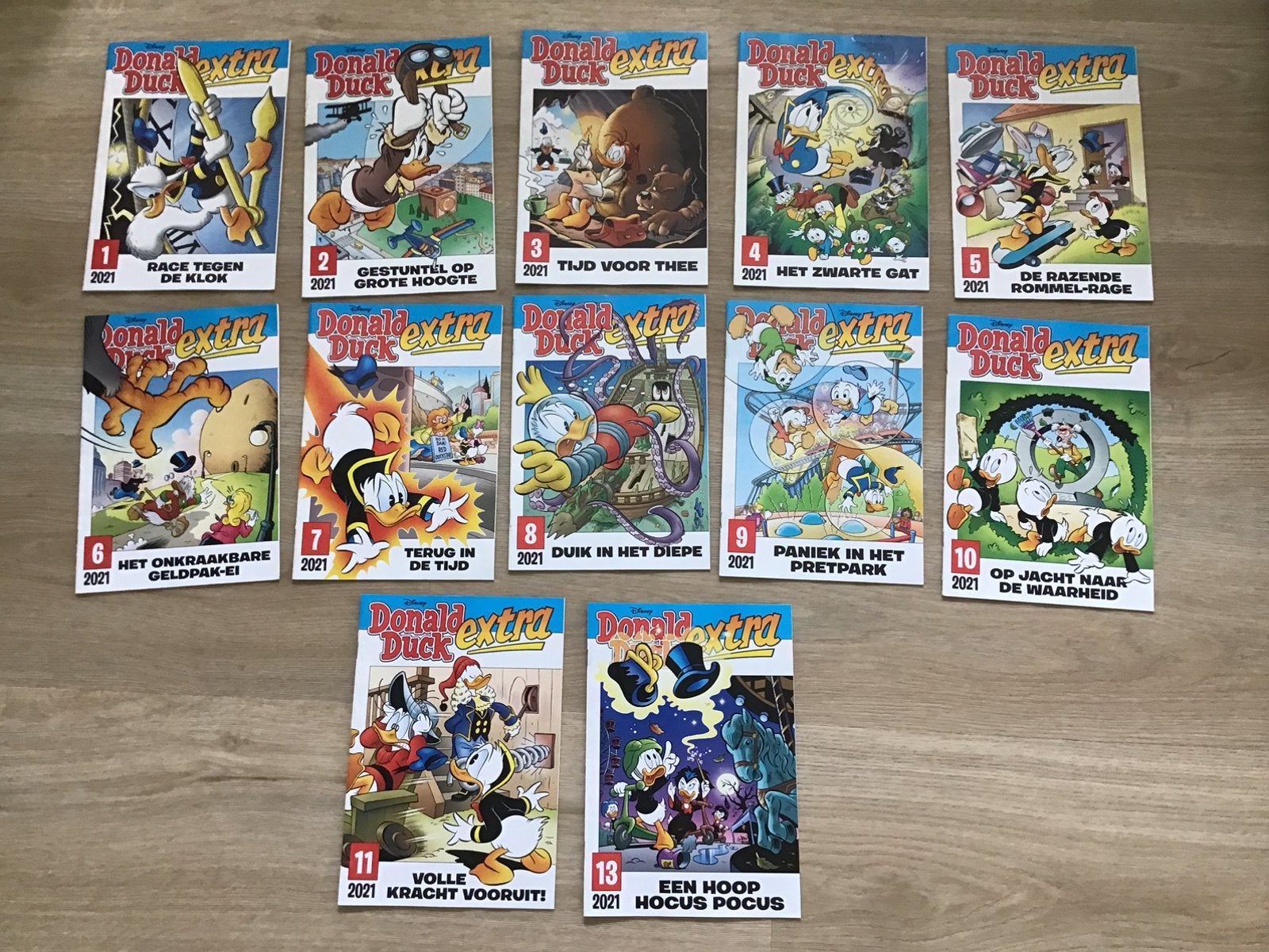 12 Donald Duck Extra tijdschriften uit 2021, Ophalen of Verzenden, Zo goed als nieuw, Donald Duck, Meerdere stripboeken