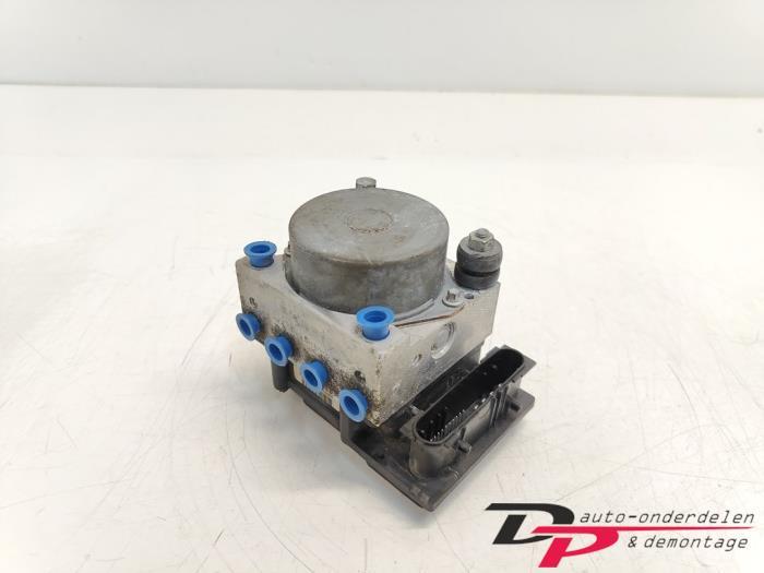 ABS Pomp van een Daihatsu Cuore