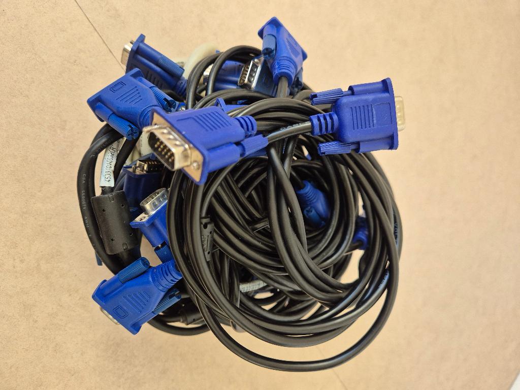 Mannelijk VGA naar mannelijk VGA kabel - 10 beschikbaar, Ophalen of Verzenden, Zo goed als nieuw